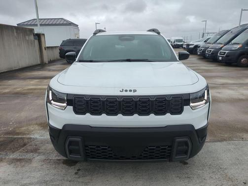 2026 Jeep Cherokee Laredo 4x4