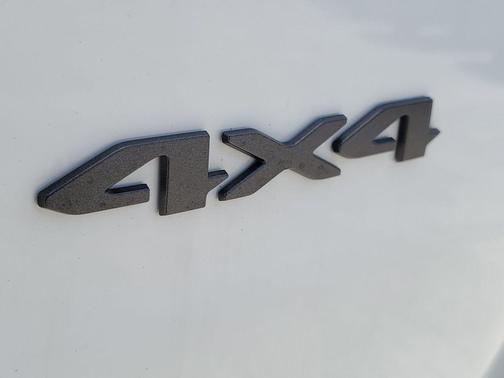 Bright White Clearcoat 2026 Jeep Cherokee Laredo 4x4