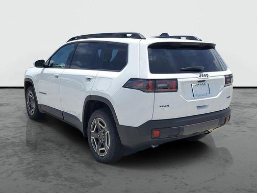 Bright White Clearcoat 2026 Jeep Cherokee Laredo 4x4