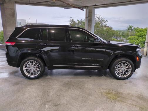 2025 Jeep Grand Cherokee Summit