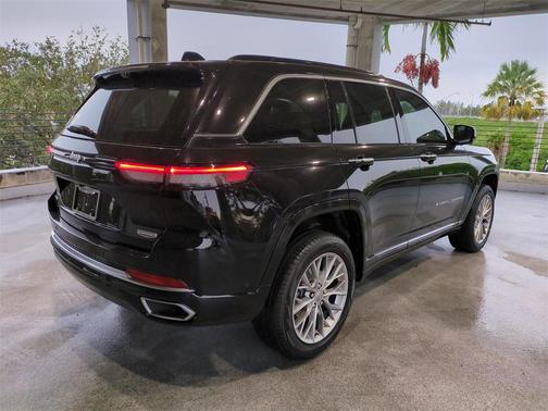 2025 Jeep Grand Cherokee Summit