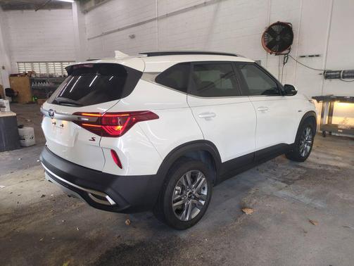 2021 Kia Seltos S