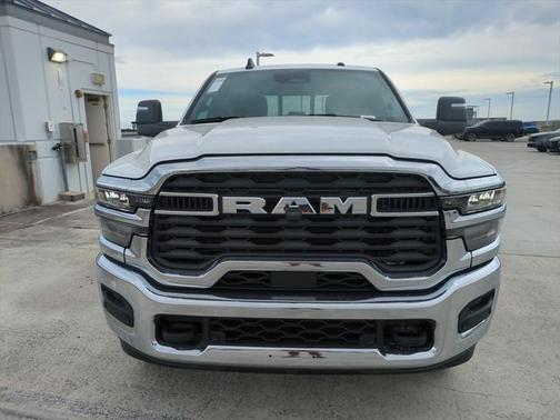 2025 RAM 2500 Tradesman Crew Cab 4x4 6'4' Box