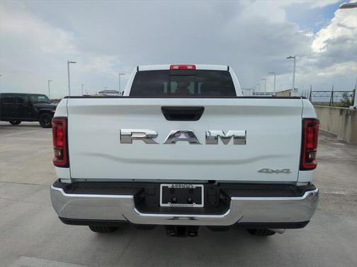 2025 RAM 2500 Tradesman Crew Cab 4x4 6'4' Box
