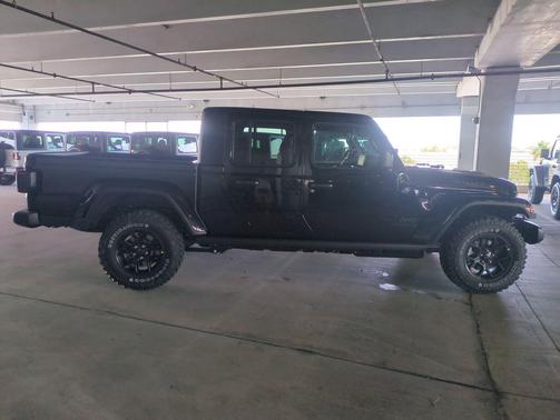 2026 Jeep Gladiator Willys 4x4