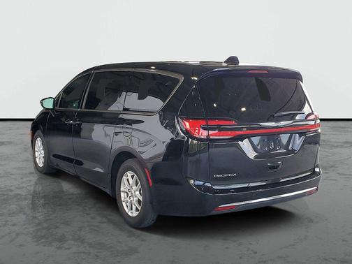 Diamond Black 2025 Chrysler Pacifica L
