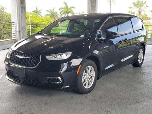Diamond Black 2025 Chrysler Pacifica L