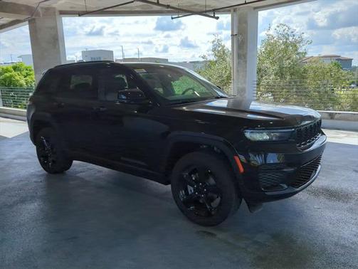 2025 Jeep Grand Cherokee Altitude