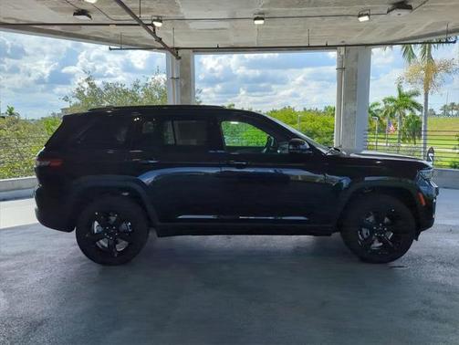 2025 Jeep Grand Cherokee Altitude