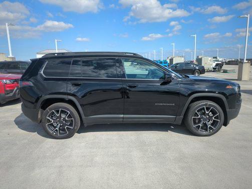 2026 Jeep Cherokee Overland