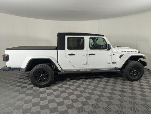 Bright White Clearcoat 2021 Jeep Gladiator Mojave 4x4