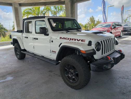 Bright White Clearcoat 2021 Jeep Gladiator Mojave 4x4
