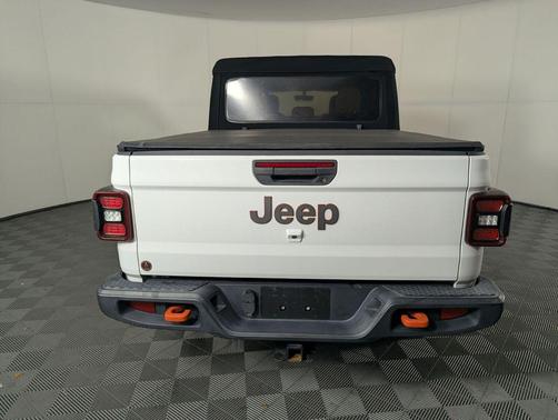 Bright White Clearcoat 2021 Jeep Gladiator Mojave 4x4