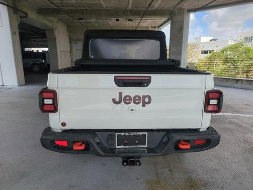 Bright White Clearcoat 2021 Jeep Gladiator Mojave 4x4