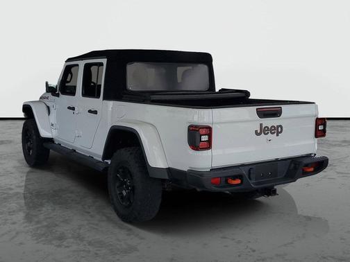 Bright White Clearcoat 2021 Jeep Gladiator Mojave 4x4