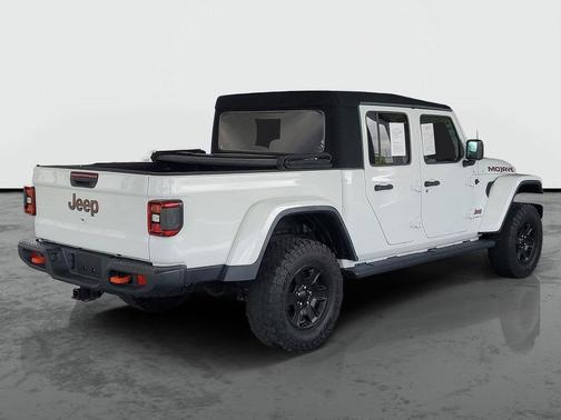 Bright White Clearcoat 2021 Jeep Gladiator Mojave 4x4