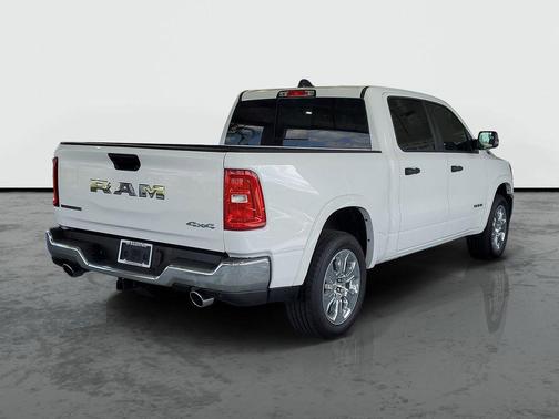 Bright White Clearcoat 2026 RAM 1500 Big Horn/Lone Star