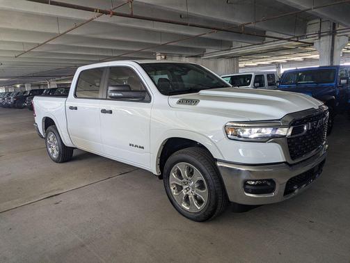 Bright White Clearcoat 2026 RAM 1500 Big Horn/Lone Star
