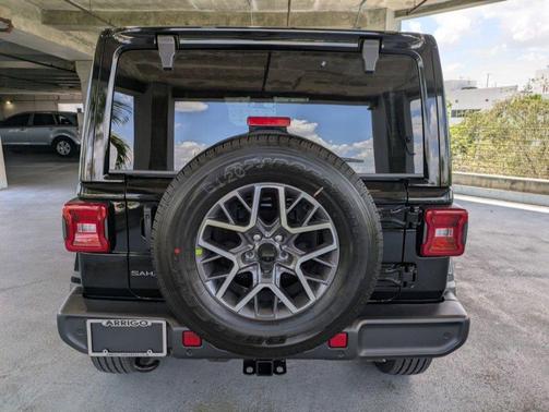 Black Clearcoat 2026 Jeep Wrangler 4-Door Sahara 4x4
