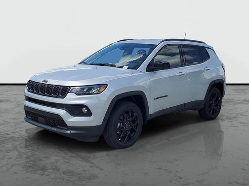 Silver Zynith Metallic Clearcoat 2026 Jeep Compass Latitude