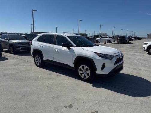 2023 Toyota RAV4 LE