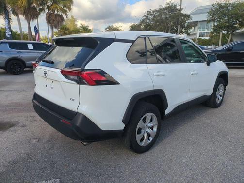 2023 Toyota RAV4 LE