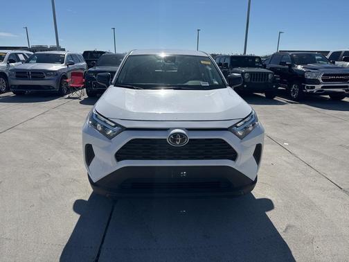 2023 Toyota RAV4 LE
