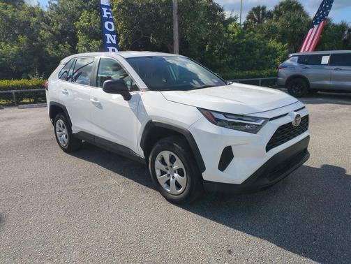 2023 Toyota RAV4 LE
