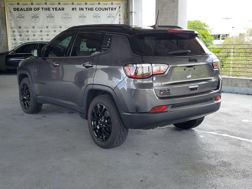 Granite Crystal Metallic Clearcoat 2023 Jeep Compass Latitude