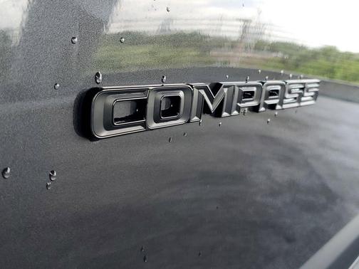 Granite Crystal Metallic Clearcoat 2023 Jeep Compass Latitude