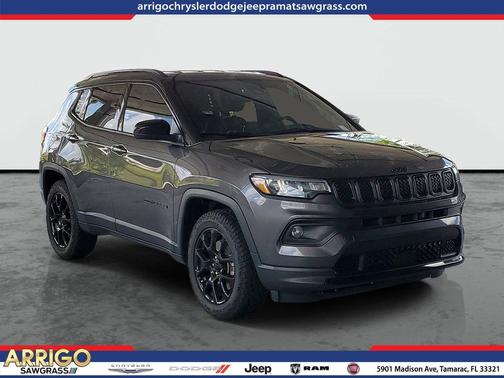 Granite Crystal Metallic Clearcoat 2023 Jeep Compass Latitude