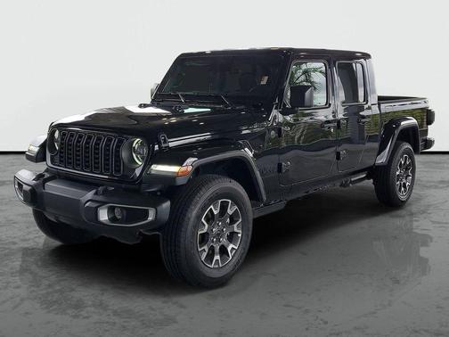 Black Clearcoat 2026 Jeep Gladiator Sahara 4x4