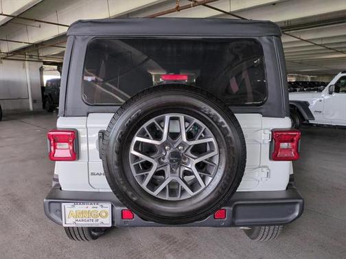2025 Jeep Wrangler 4-Door Sahara 4x4