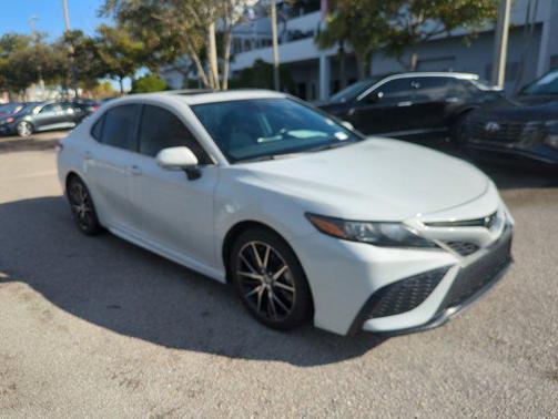 2024 Toyota Camry SE