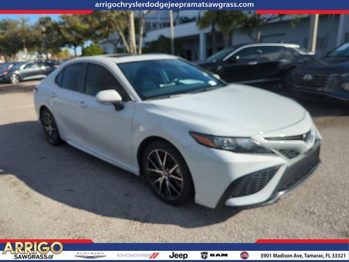 2024 Toyota Camry SE