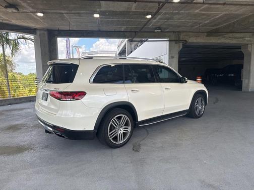 White 2020 Mercedes-Benz GLS 450 4MATIC