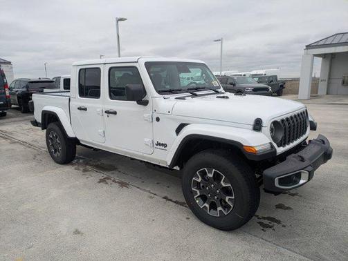 Bright White Clearcoat 2026 Jeep Gladiator Sahara 4x4