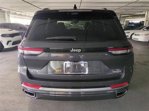 2025 Jeep Grand Cherokee Summit