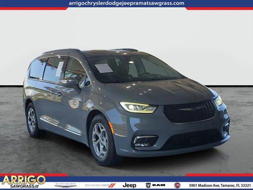 Ceramic Gray Clearcoat 2022 Chrysler Pacifica Limited