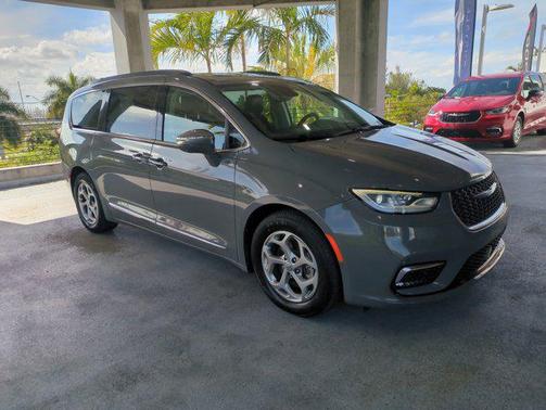 Ceramic Gray Clearcoat 2022 Chrysler Pacifica Limited