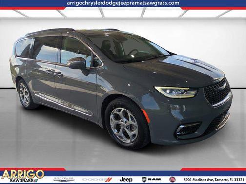 Ceramic Gray Clearcoat 2022 Chrysler Pacifica Limited