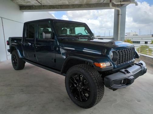 2025 Jeep Gladiator Nighthawk