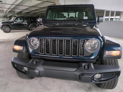 2025 Jeep Gladiator Nighthawk