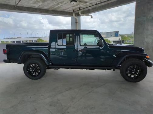 2025 Jeep Gladiator Nighthawk
