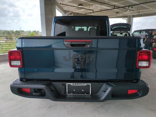 2025 Jeep Gladiator Nighthawk