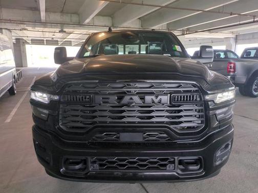 2025 RAM 2500 Big Horn Crew Cab 4x4 6'4' Box