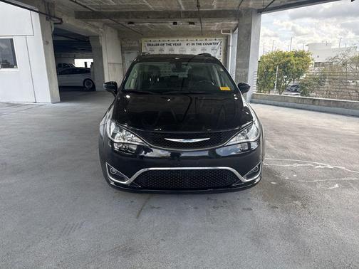 2018 Chrysler Pacifica Touring-L