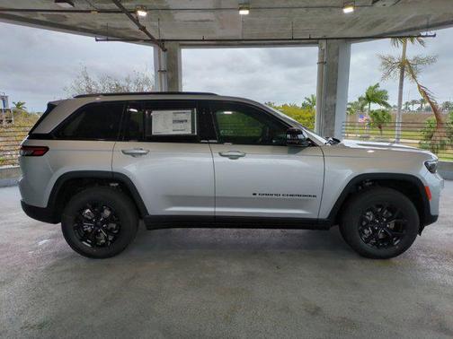 2025 Jeep Grand Cherokee Altitude