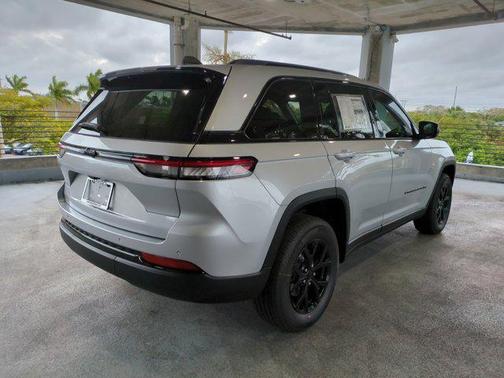2025 Jeep Grand Cherokee Altitude