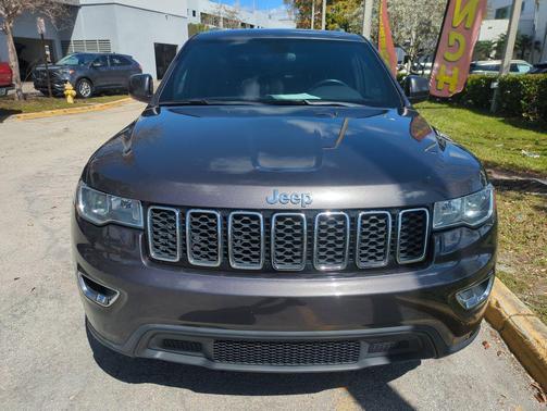 2020 Jeep Grand Cherokee Laredo